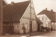 -94- Schmiede von Heinrich Fette, 1932, rechts daneben kann man schon das Haus Stüve erkennen.